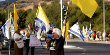 « Ramener tout le monde »: manifestations en Israël pour la libération des otages à Gaza