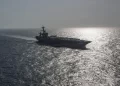 Menaces de suicide, nourriture rationnée … que se passe-t-il à bord du porte-avions américain USS Abraham Lincoln ?