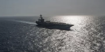 Menaces de suicide, nourriture rationnée … que se passe-t-il à bord du porte-avions américain USS Abraham Lincoln ?
