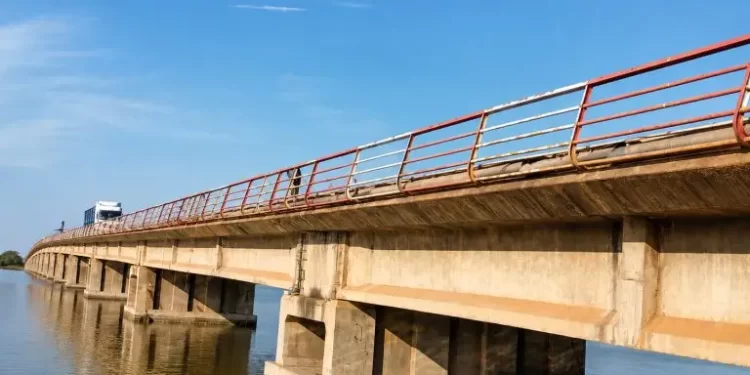 [ Contribution] GUY, OÙ ÉTAIS-TU QUAND LE PONT ÉMILE BADIANE CRIAIT AU SECOURS ?