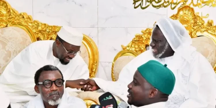 À l’approche du Gamou, Ousmane Sonko renoue le dialogue avec les familles religieuses