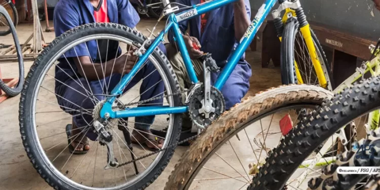 Mécanicien vélo, métier qui ne nourrit plus son homme au Fouladou, jadis royaume des bicyclettes