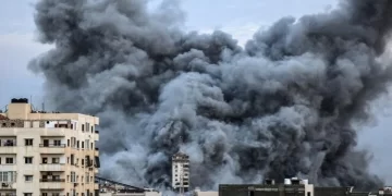 Les Gazaouis, plongés dans la peur après l’attaque du Hamas en Israël, tentent de trouver refuge