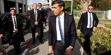 Le Premier ministre britannique Rishi Sunak soutient Israël et réclame un accès humanitaire à Gaza