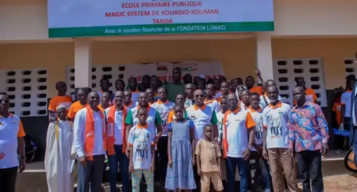 Côte d’Ivoire: Magic System offre une école de 6 salles de classe à un village