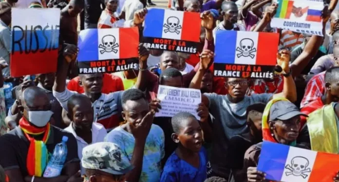 Plongée dans les méandres de la politique africaine de la France Première partie : Qu’est-ce qui se cache derrière les échecs français en Afrique ?