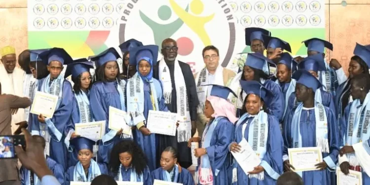 Programme de formation école-entreprise : 870 diplômés opérationnels