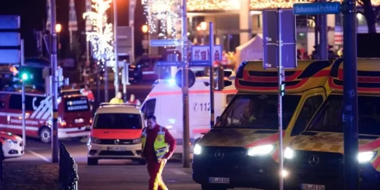 Réveillon tragique en Allemagne : cinq morts et un policier blessé par des feux d’artifice et des pétards surpuisants