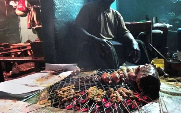 Dibiterie « BANT YA »: Festin au beau milieu des détritus