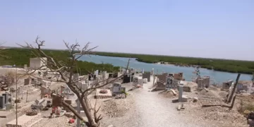 Fraternité au-delà de la Mort : Le Cimetière Mixte de Fadiouth  
