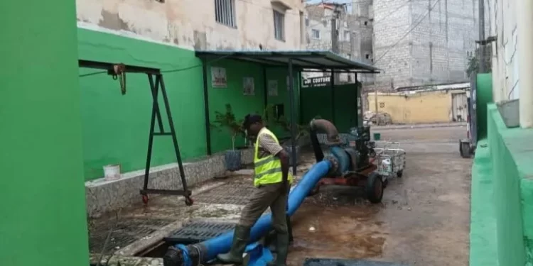 Inondations à Dakar et Touba : L’Onas intensifie ses opérations pour rétablir la situation