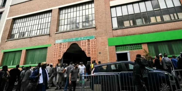 Mosquées : les têtes de cochon déposées « par des personnes de nationalité étrangère » ayant « aussitôt quitté le territoire » (parquet de Paris)