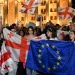Géorgie : des dizaines de milliers de personnes manifestent contre le gouvernement, la police les empêche d&rsquo;envahir le palais présidentiel