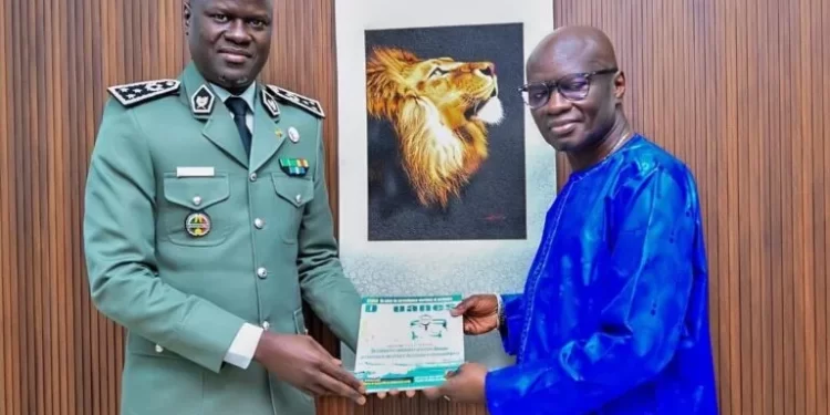 Omar Pène reçu par le Directeur général des Douanes, Babacar Mbaye