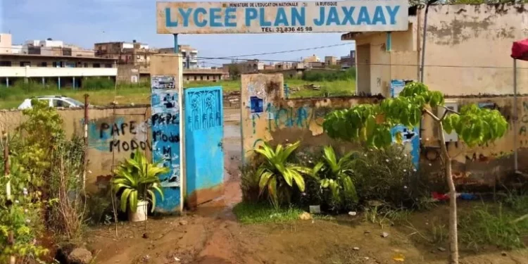 Lycée Plan Jaxaay : les élèves relogés d’urgence, vers la reconstruction du site