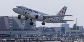Des punaises de lit au cœur d’un conflit chez Brussels Airlines : un préavis de grève déposé à la suite du licenciement de trois hôtesses