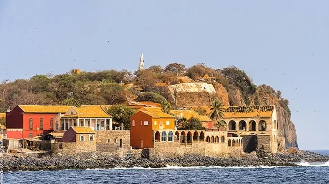 Gorée bientôt protégée : la digue de 1,3 km atteint une phase décisive de sa construction