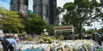 Incendie de Hong Kong: le bilan humain grimpe à 159 morts et 13 personnes sont arrêtées