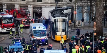 Un tramway déraille à Milan en Italie : deux morts et plusieurs dizaines de blessés