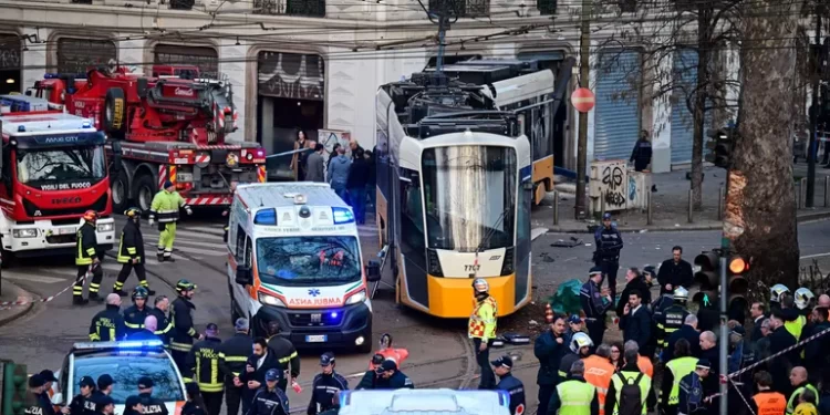 Un tramway déraille à Milan en Italie : deux morts et plusieurs dizaines de blessés