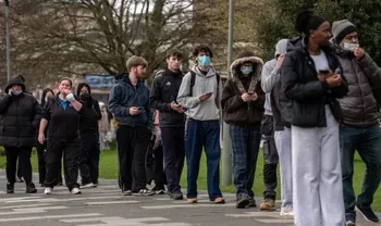 Epidémie de méningite en Angleterre dans le milieu estudiantin : 20 cas rapportés à l&rsquo;agence de sécurité sanitaire