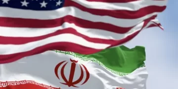 Les Etats-Unis frappent plus de 80 cibles iraniennes, des bases américaines du Bahreïn et le Koweït subissent des attaques en représailles