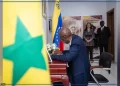 Cheikh Niang à l’ambassade du Venezuela pour présenter les condoléances du Sénégal suite aux séismes du 24 juin
