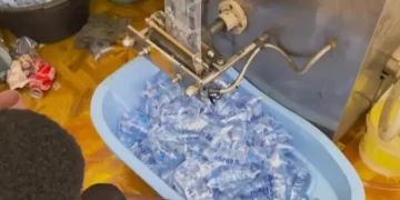 Alerte sur les sachets d’eau et boissons clandestins : le ministère du Commerce met en garde contre des risques sanitaires