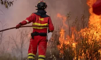 Vaste feu de forêt dans l’ouest du Canada : 20.000 personnes évacuées, l’état d’urgence déclaré