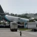 Un avion-cargo d’Amazon sort de piste à Miami et percute des véhicules