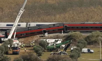 Bilan revu à la hausse pour l&rsquo;accident de train en Espagne : 74 morts, le gouvernement sous le feu des critiques